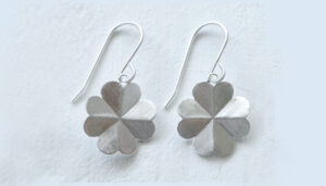  four-clover-white-silver-jewellary.jpg